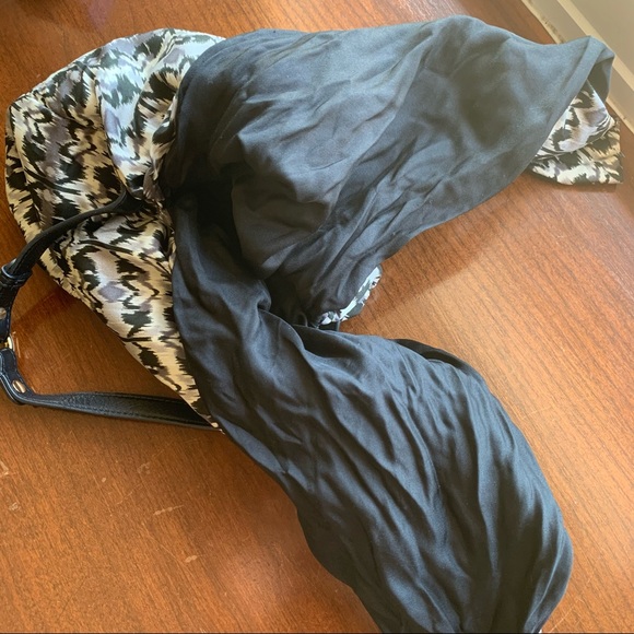 UGG Heart Patterned Tie Bag/Purse - Picture 7 of 9